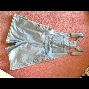 Levi’s overalls